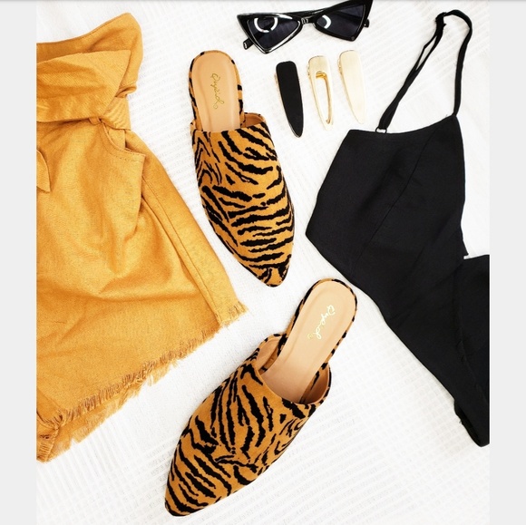 ποΈ//The Marcy// tiger stripes mule flat - Picture 5 of 7